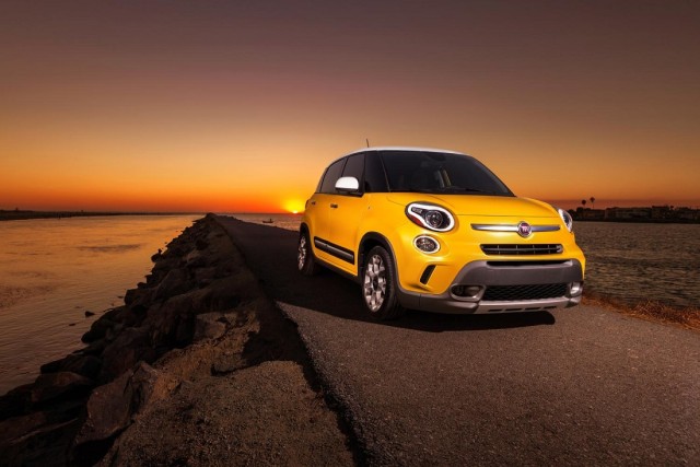 2014 Fiat 500L Lounge (11).jpg